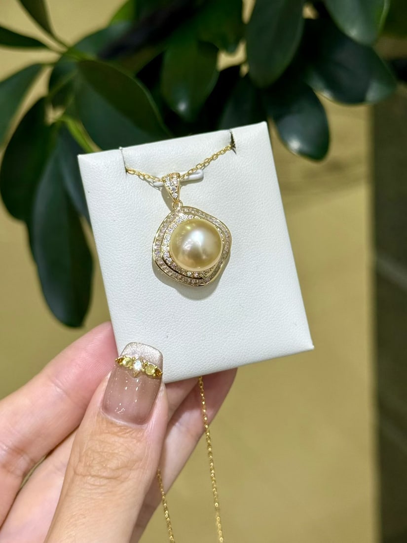 Natural Sea Water Golden Pearl S925 Sterling Silver Pendant: Natural Sea Water Golden Pearl S925 Sterling Silver