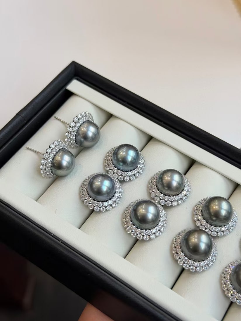 Tahitian Pearl Dangle Earrings (1 of 6)