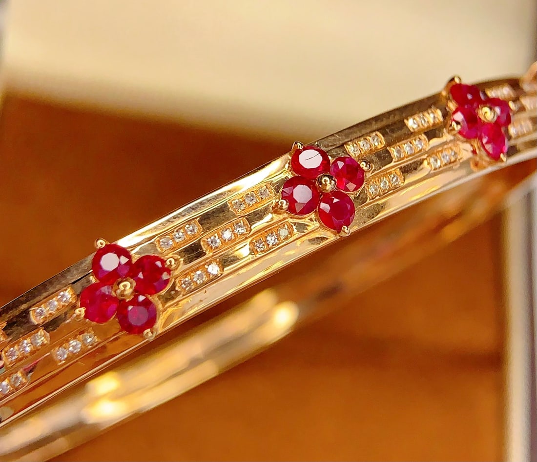 18k Natural Ruby Bracelet (1 of 6)