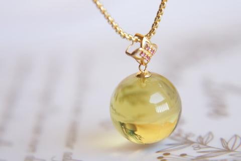 18K Gold Blue Amber Pendant: 18K Gold Blue Amber Pendant 18K Gold Blue Amber PendantClear and flawless, beautiful color