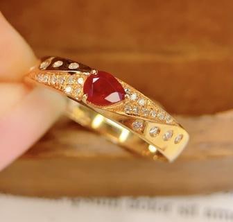 18K Gold Natural Ruby Ring (1 of 7)