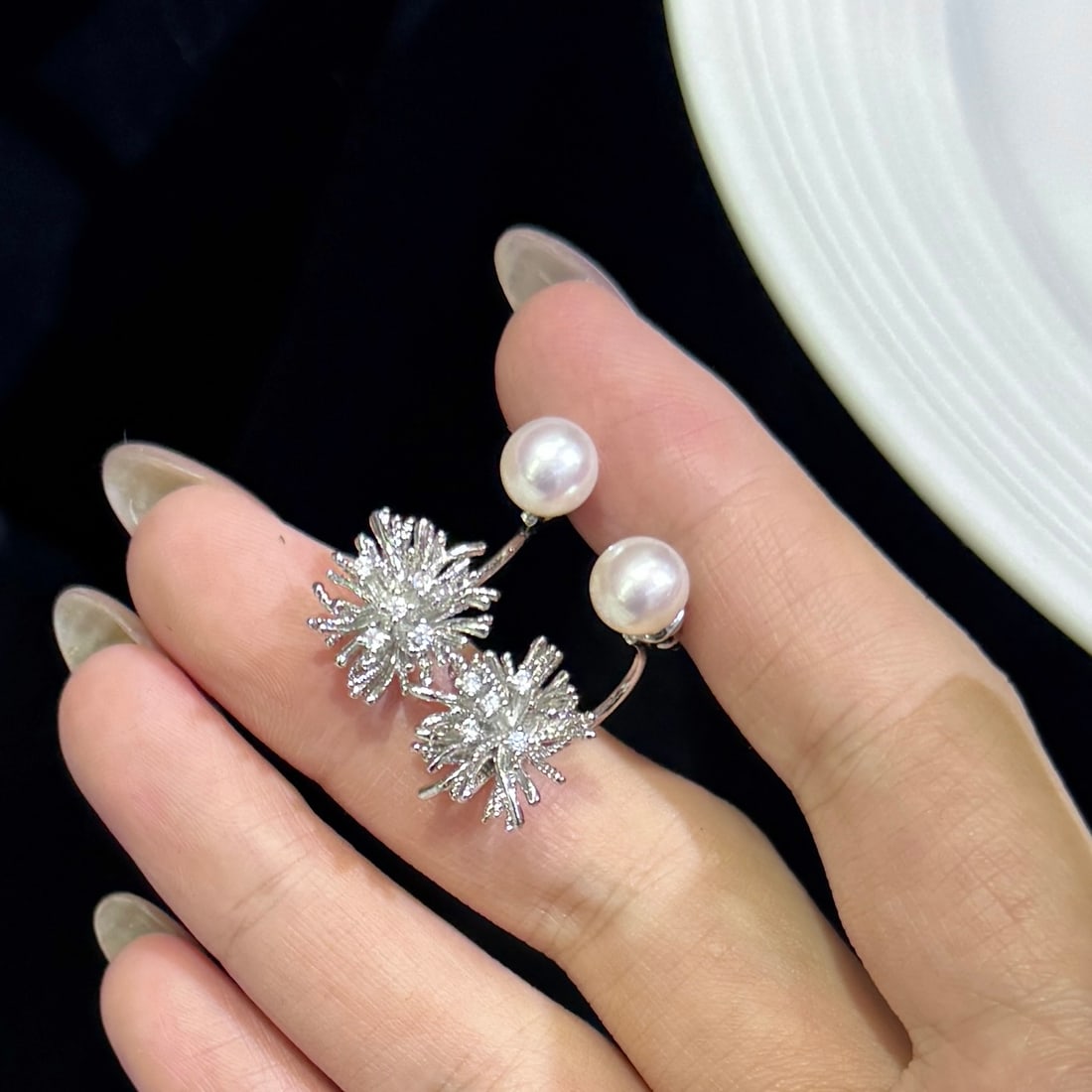 14K Gold Freshwater Pearl Earrings: Dandelion Snowflake Earrings, 7-8mm high-quality natural freshwater pearls, 14k gold-plated silver series, a beautiful new product