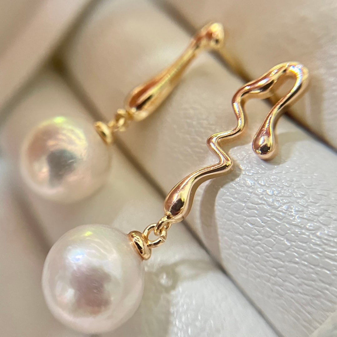14K Gold Baroque Freshwater Pearl Earrings: Lava abstract design stud earrings, 14k gold plated asymmetric design, 10-11MM Baroque freshwater pearl