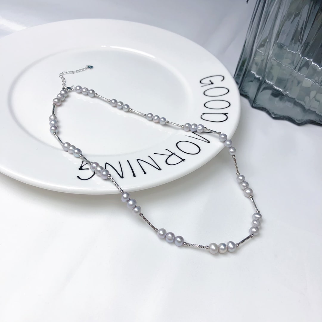 Natural Pearl Necklace: Natural Pearl Necklace Natural pearls about 5-6mm, s925 sterling silver clasp