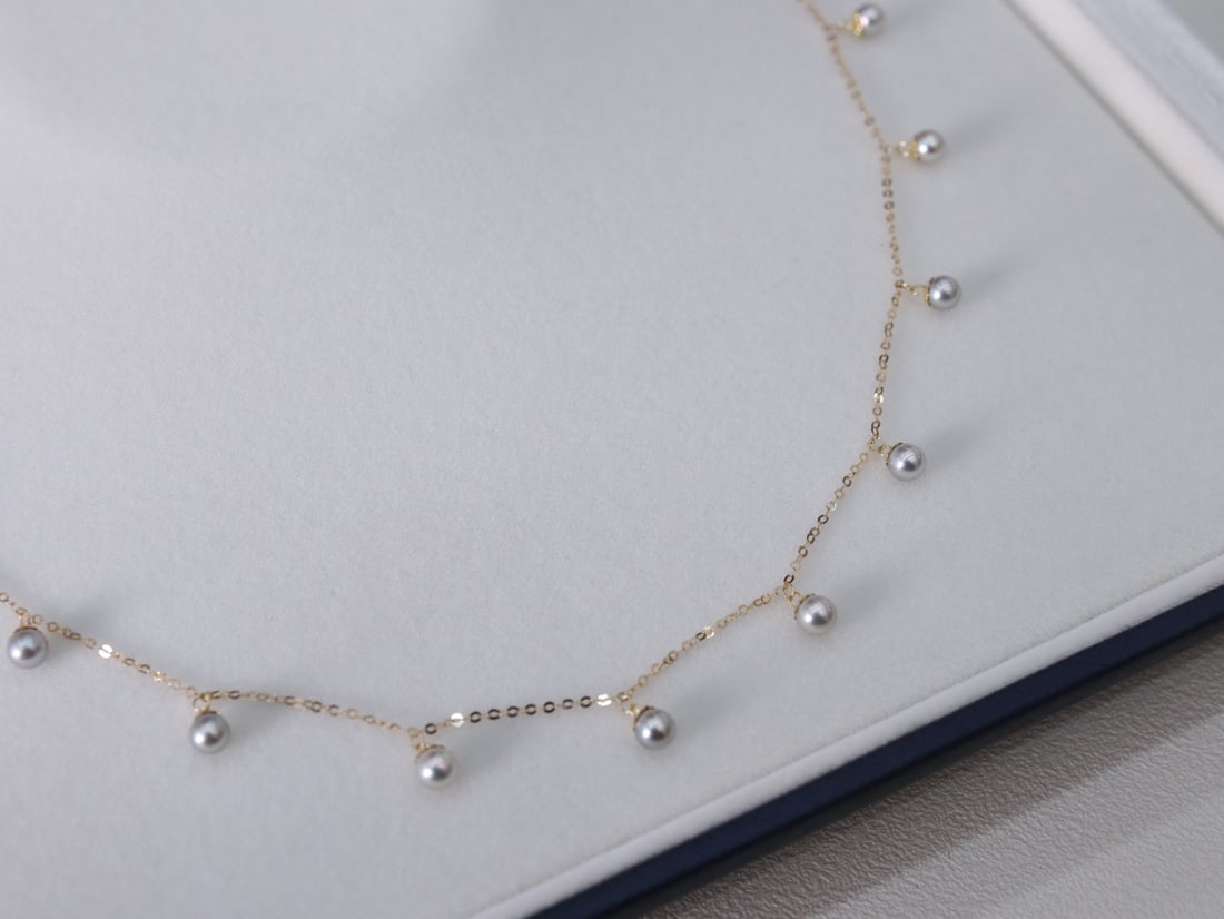 18K Gold Seawater Pearl Necklace: 18K Gold Akoya Pearl Necklace 3.5-4mm, Japanese akoya sea pearl in 'Mabé' color, 18k gold, length 40+5cm