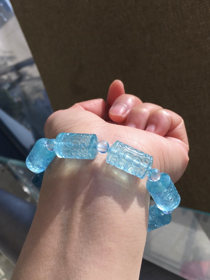 Aquamarine Bracelet: Aqua Marine Bracelet Specifications 20.8/13mmWeight 50.28 grams, high quality vitreous body, glacier blue