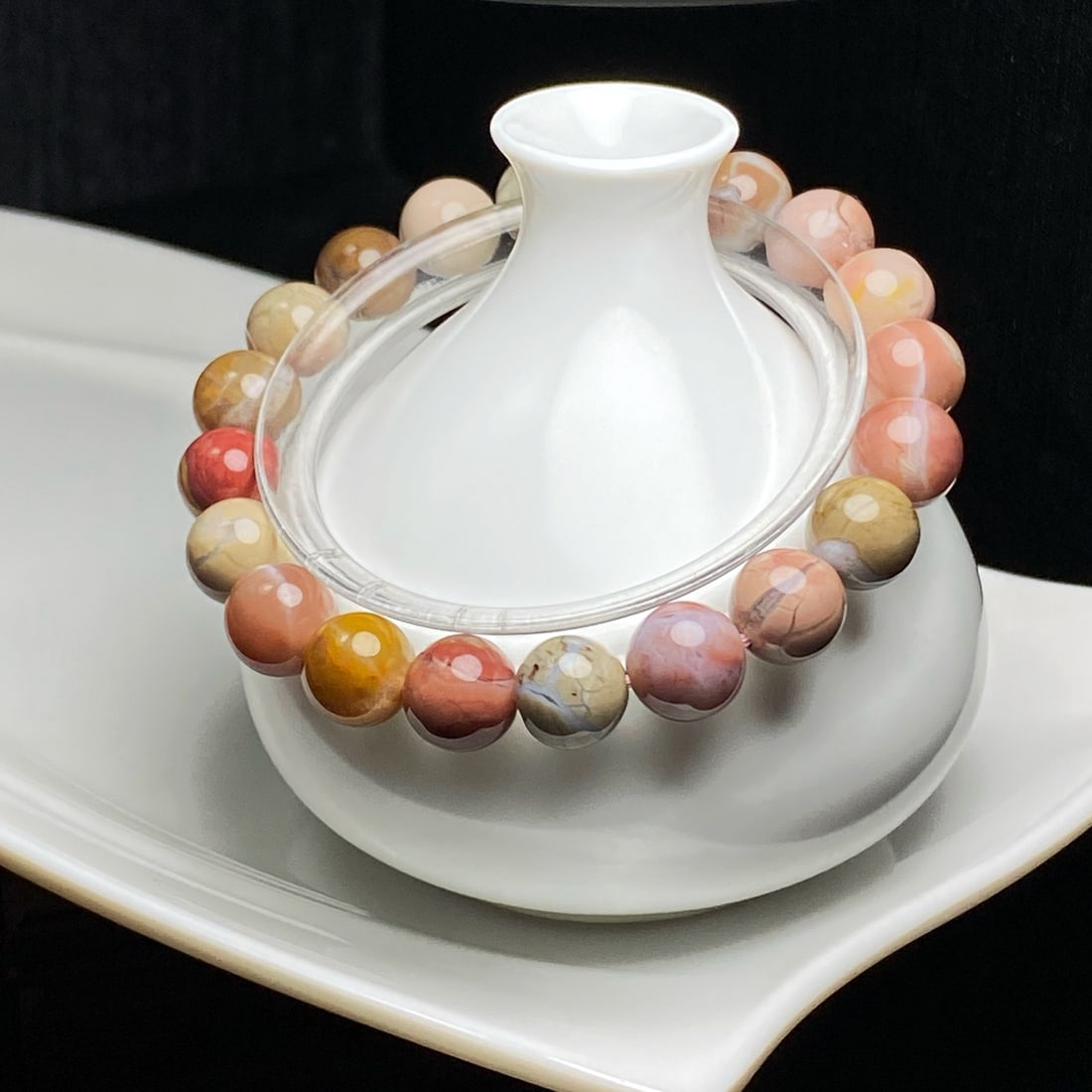 Natural Alashan Agate Bracelet: Natural Alxa agate crack pattern bracelet, specifications: about 9.7mm, weight: 25 grams. Alxa agate is a crystal clear, rare, colorful gemstone that can bring joy and confidence to the wearer! With a