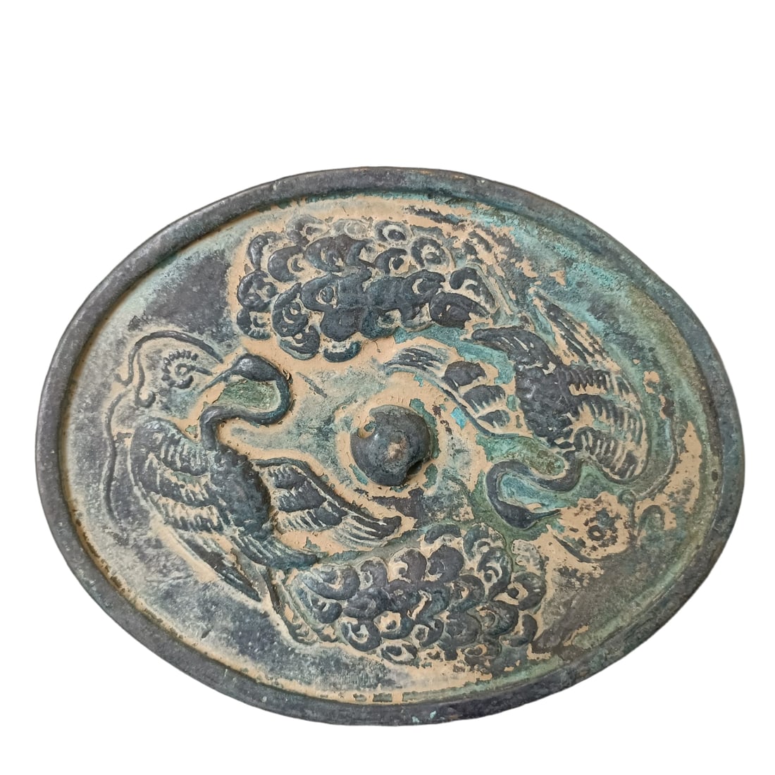 Old Phoenix Copper Mirror: This ancient phoenix copper mirror, 15 cm long and 12 cm wide, weighs 387 grams, and its unique shape and exquisite patterns highlight the charm of the era. The rich patina not only displays the trace