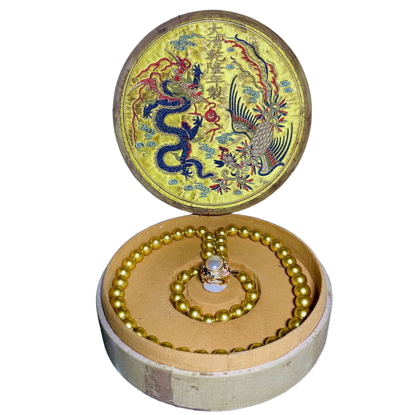 Made during the Qianlong Emperor's reign of the Qing Dynasty, set of three gold and pearl jewelry (1 of 9)