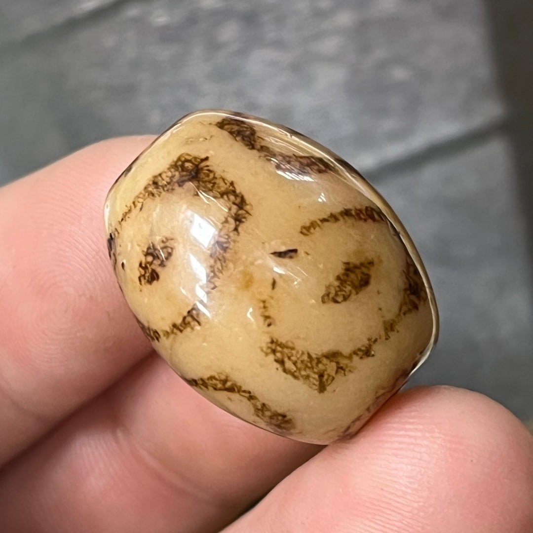 Agate Six-Eyed Dzi Bead - 2