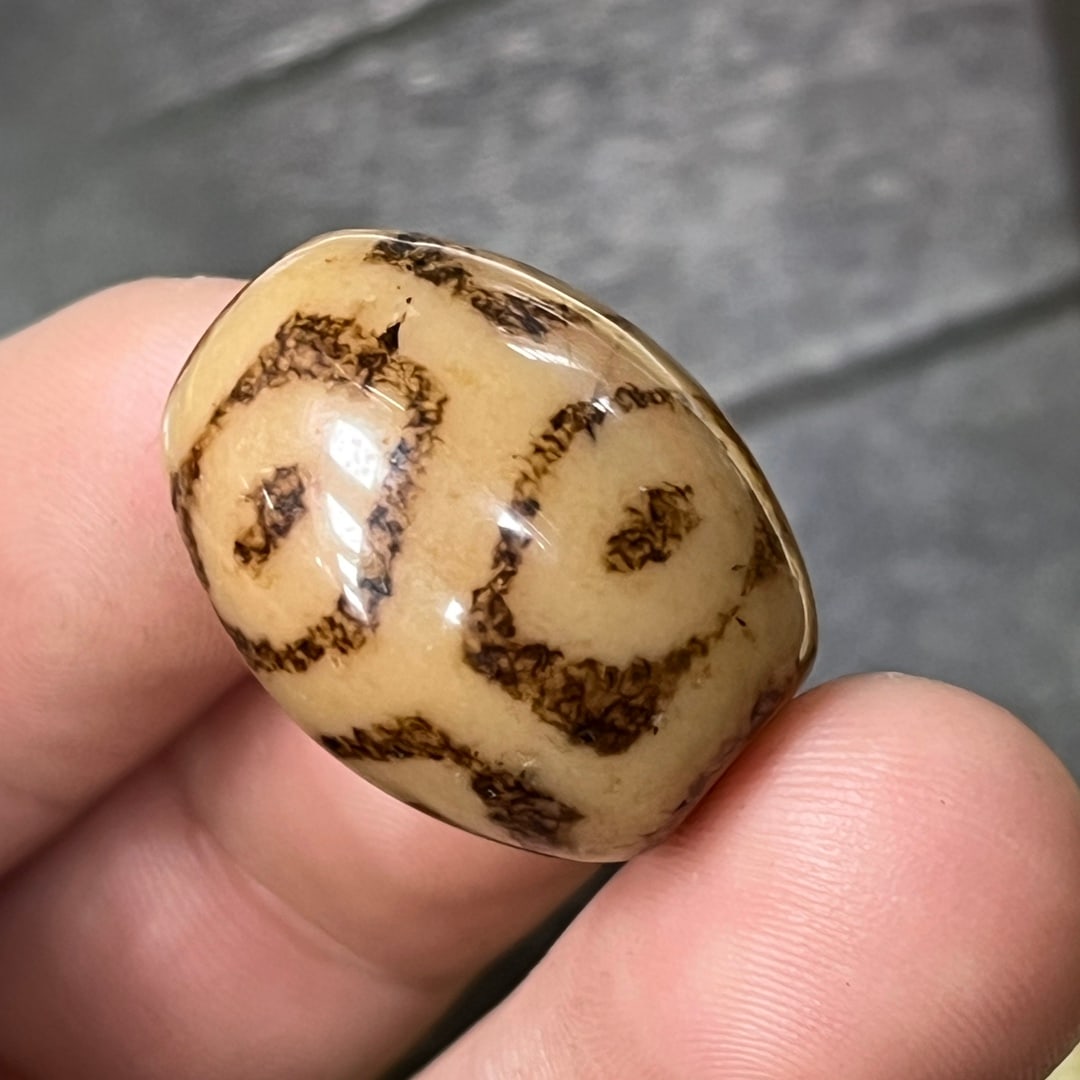 Agate Six-Eyed Dzi Bead - 5