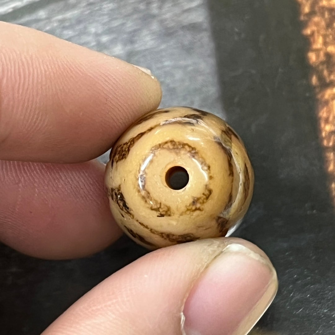 Agate Six-Eyed Dzi Bead - 9