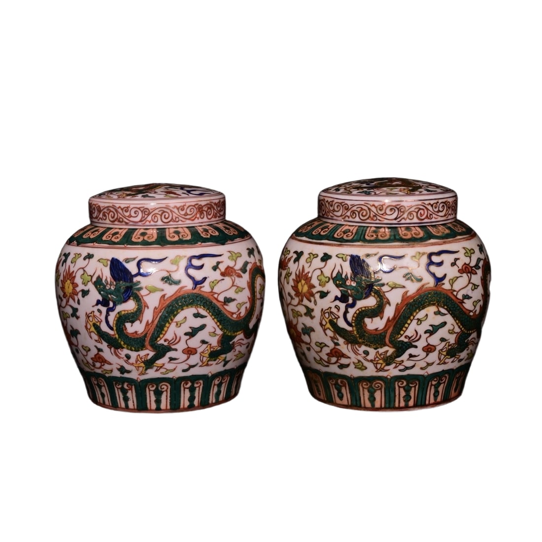 Antique Red Wood Box with Ming Dynasty Chenghua Period Multicolored Golden Dragon Motif Tianzi Jar: Antique redwood box with a Ming Chenghua period 'Tian' jar, five-colored gold dragon design, height 14×14 cm Freight: 1.International Shipping: Foreign shipping costs are determined by the