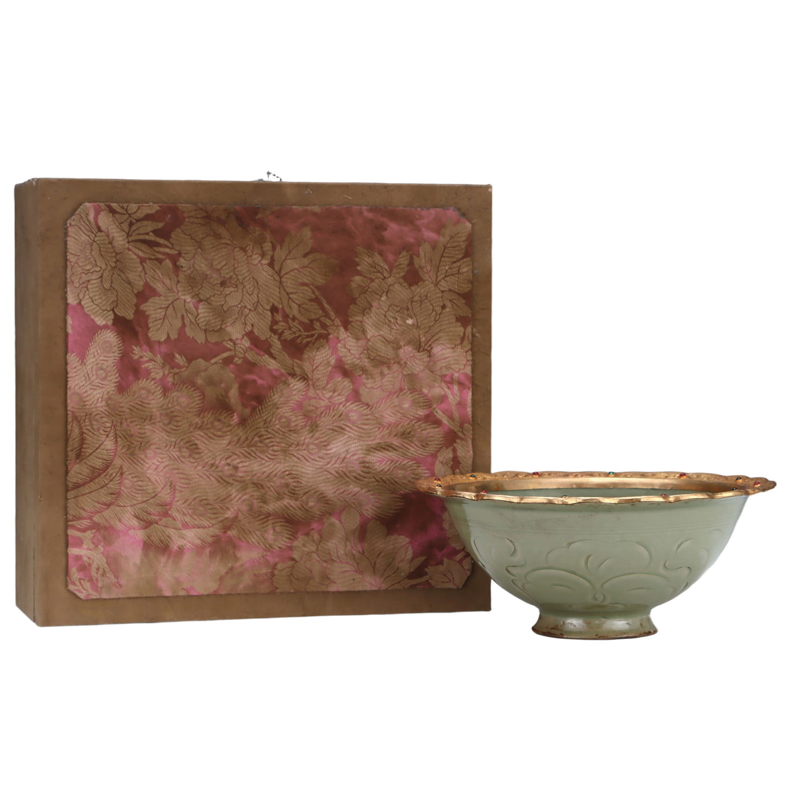 Antique Song Dynasty Yaozhou Kiln Bowl with Gold Carved Phoenix Motif: This Northern Song Dynasty Yaozhou Kiln gold-inlaid phoenix pattern bowl, with a height of 11.7 centimeters and a belly diameter of 28.3 centimeters, showcases exquisite craftsmanship and unique artis