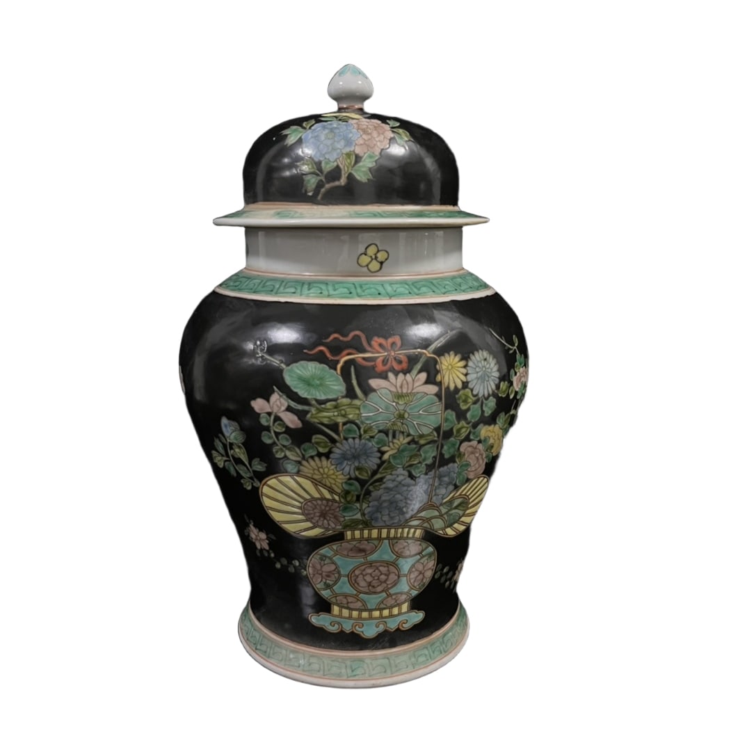 Qing Dynasty Kangxi Period Black Glaze Flower Basket Flower Pattern General Jar (1 of 10)