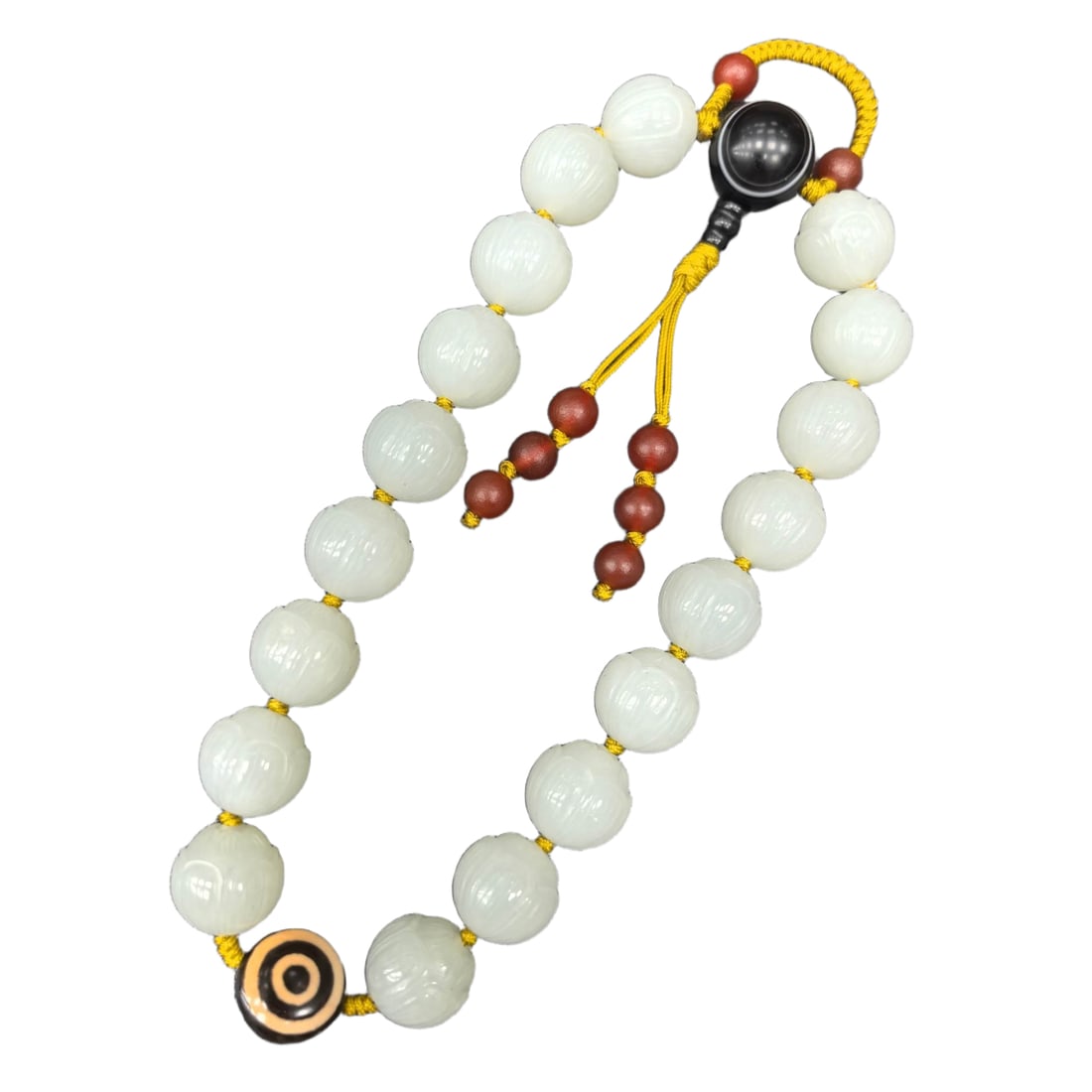 Hetian Jade Lotus Handheld: Glaze Jade Lotus Handheld Specifications: Single bead diameter 1.6 cm, weight 123g. The jade texture is warm and delicate, the carving technique is mature, the patina is first-class, the carving is