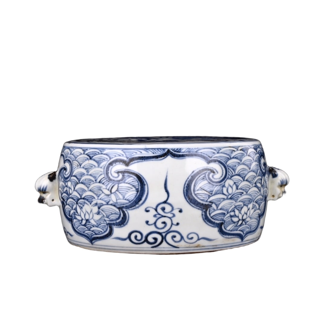 Blue and White Sea Dragon Pattern Beast Head Base: This blue-and-white porcelain base with a sea dragon design and animal head, measuring 8.5x20 centimeters, is an art treasure from the Ming and Qing dynasties. The blue-and-white glaze is elegant and