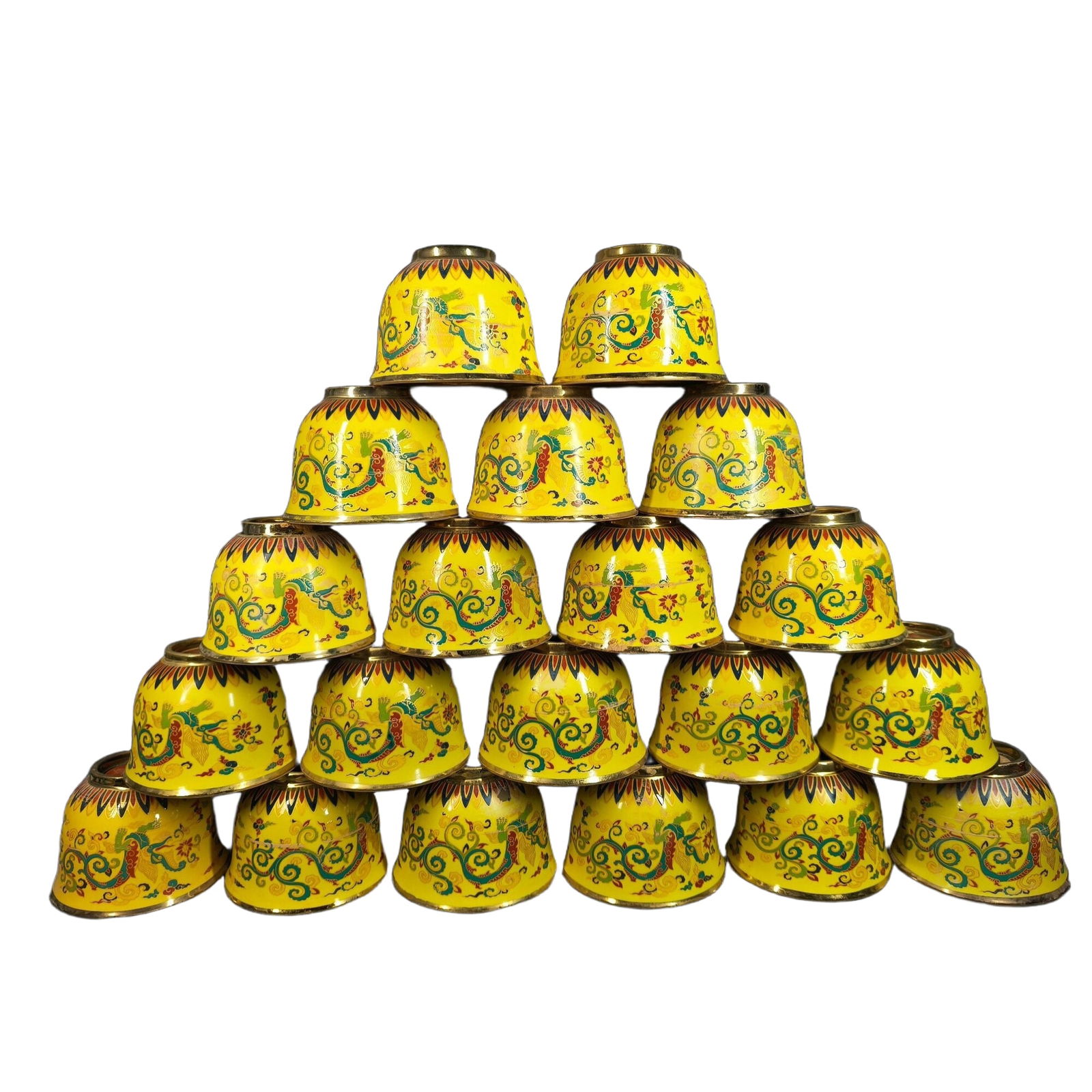 Daming Xuande Year Made Gilt Double Dragon Pattern Hand Pressed Cup 20pcs: 20 Ming Xuande Period Made Gilt Double Dragon Pattern Yashou Teacups, Well Preserved - Excellent for Collection and Gift Giving Freight: 1.International Shipping: Foreign shipping costs are determined