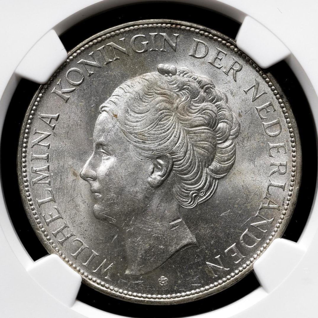 1934 Netherlands Queen Wilhelmina (I) 2.5 grams MS62 grade silver coin 139: Queen Wilhelmina 1934 edition 2.5 Dutch Guilder Silver Coin. Kingdom of the Netherlands 1931 edition 2.12 Dutch Guilder, effigy of Wilhelmina I as an adult, NGC graded MS62. Freight: 1.International S