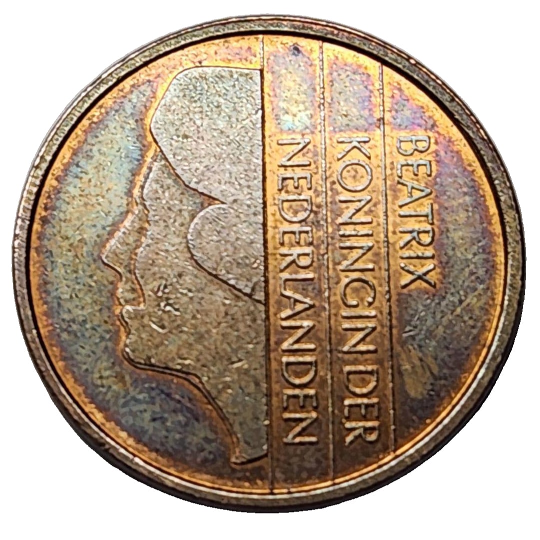 1998 Dutch vintage 5 cent coin featuring Queen Beatrix, blue (1 of 9)