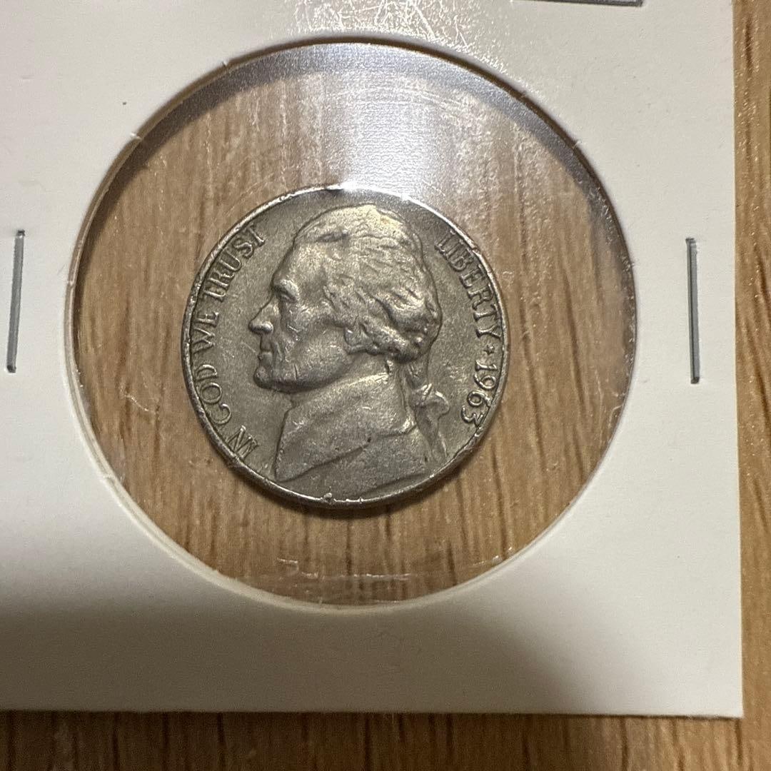 1963 United States five-cent coin: Year: 1963 Thomas Jefferson PortraitReverse Design: Monticello ArchitectureCountry: United StatesDenomination: 5 Cents Freight: 1.International Shipping: Foreign shipping costs are determined by the d