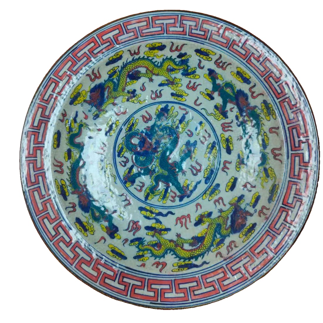 A Qing Dynasty Qianlong-marked famille rose plate from the collection: An old collection of the Qing Dynasty Qianlong Famille Rose Appreciation Plate, 6.5 cm high and 41 cm wide, with exquisite painting, rich and natural old-fashioned, a fine collection Freight:
