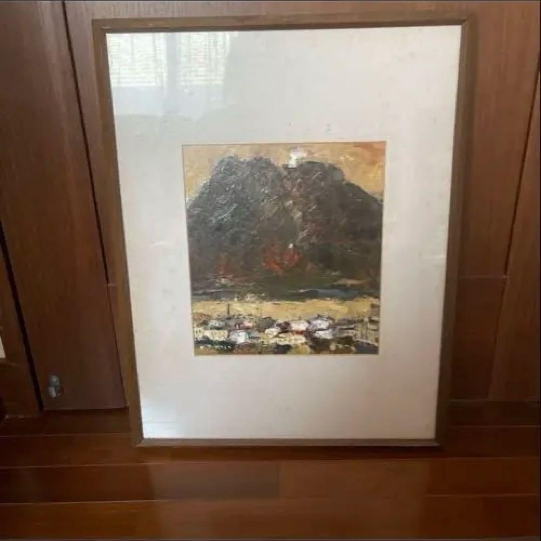Yuzo Saito's oil painting "Sakurajima, 1974": The oil painting "Sakurajima" created by Osamu Senbon in 1974 is exquisitely framed.