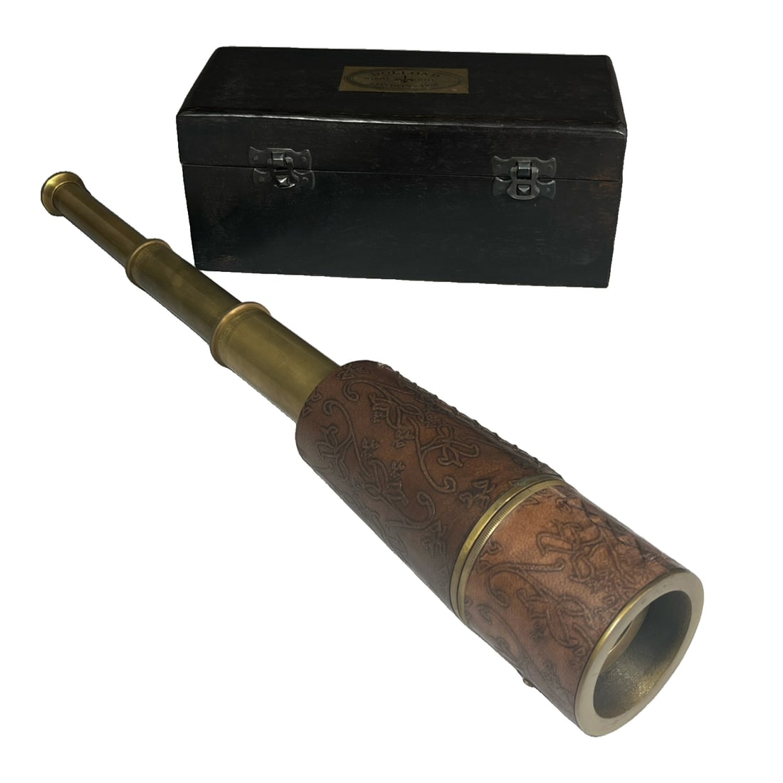 Telescope in a redwood box (1 of 10)