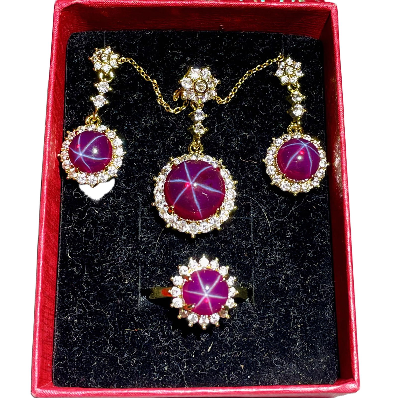 Ruby Star Gem Jewelry Set (1 of 10)