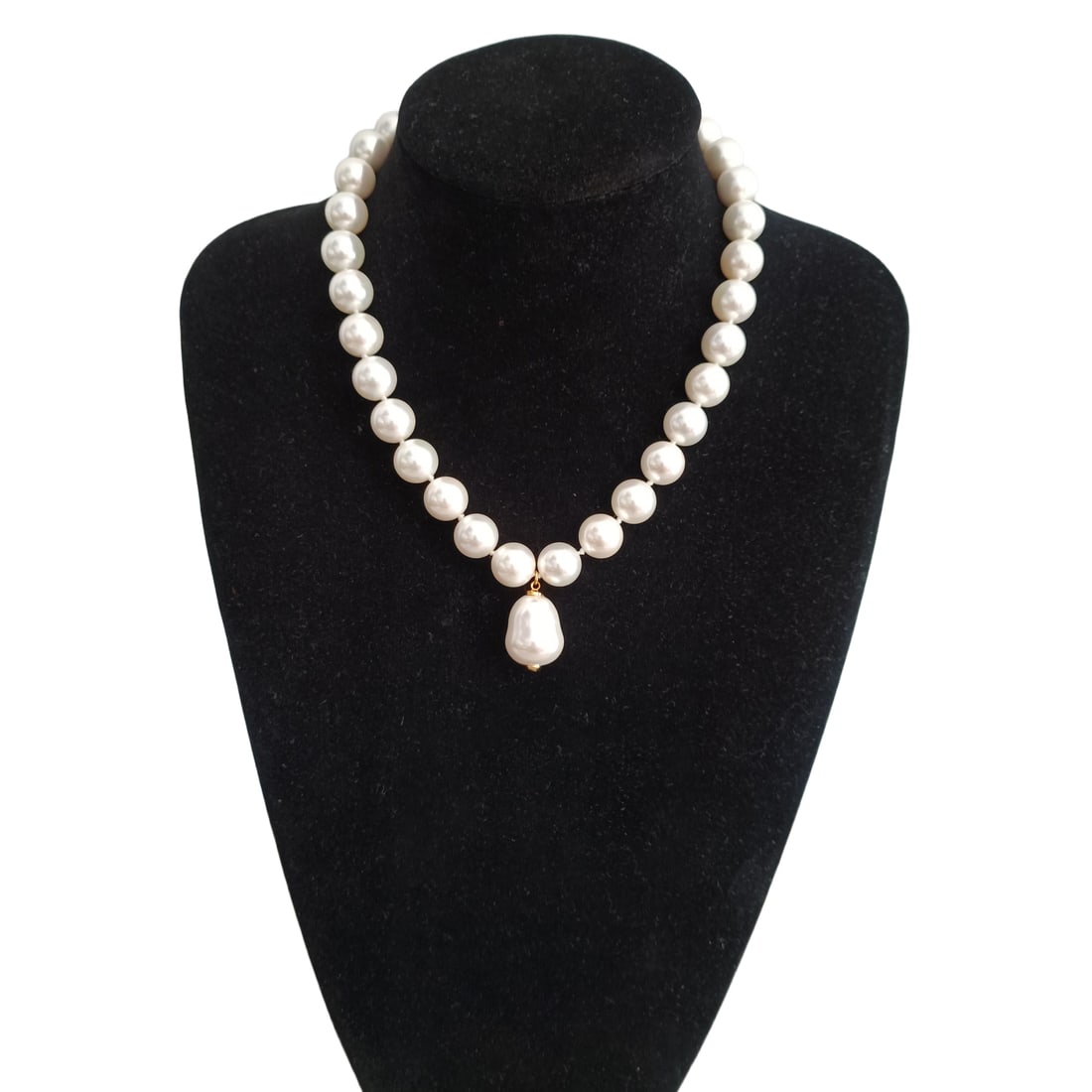 Vintage Pearl Necklace (1 of 10)