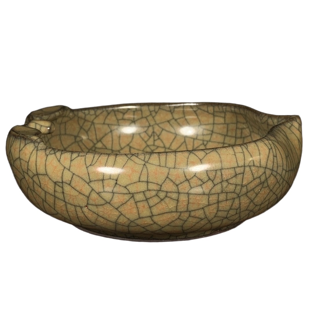 Song Dynasty Ge Kiln Peach-shaped Washer (1 of 10)