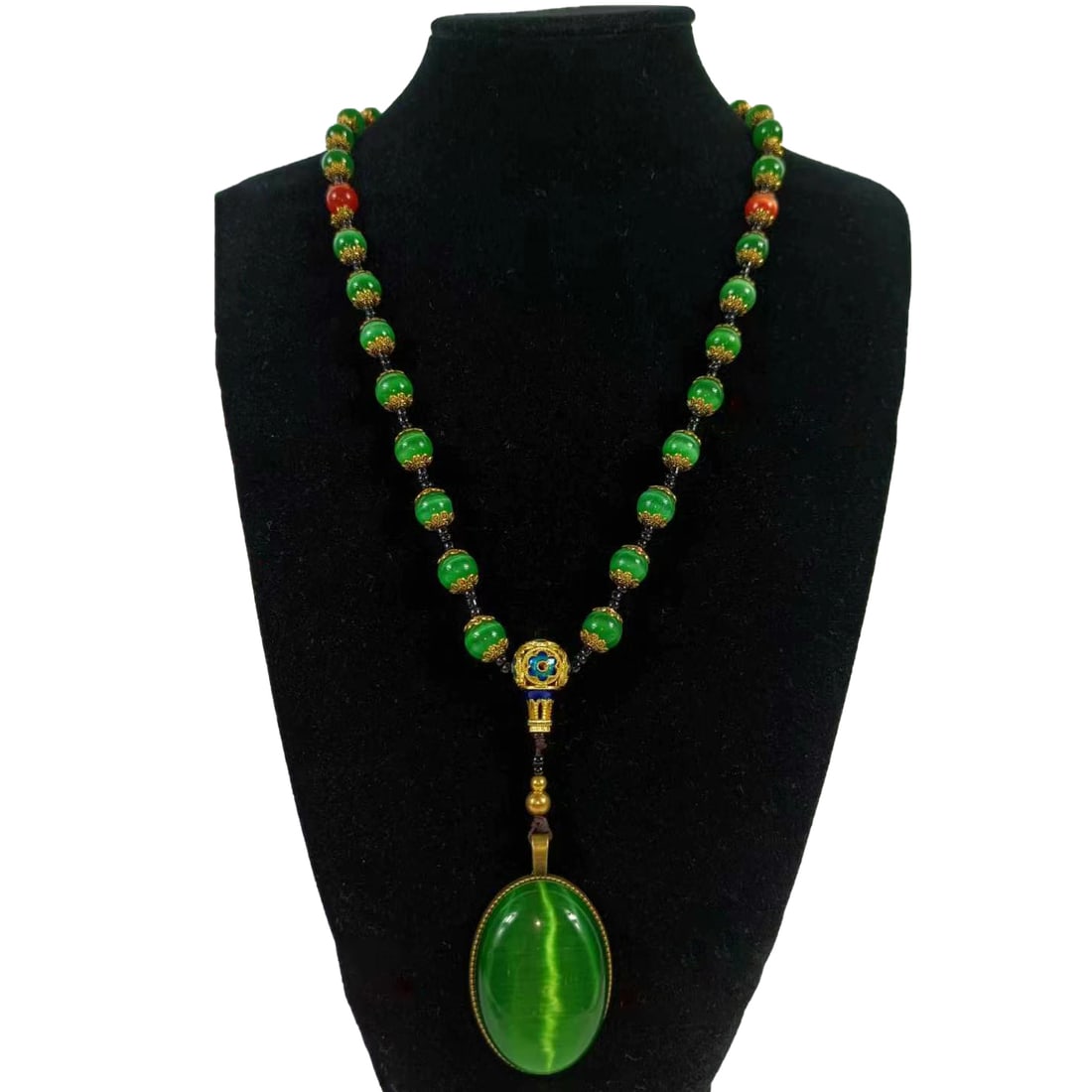 Qing Dynasty Old Cat's Eye Necklace (1 of 7)