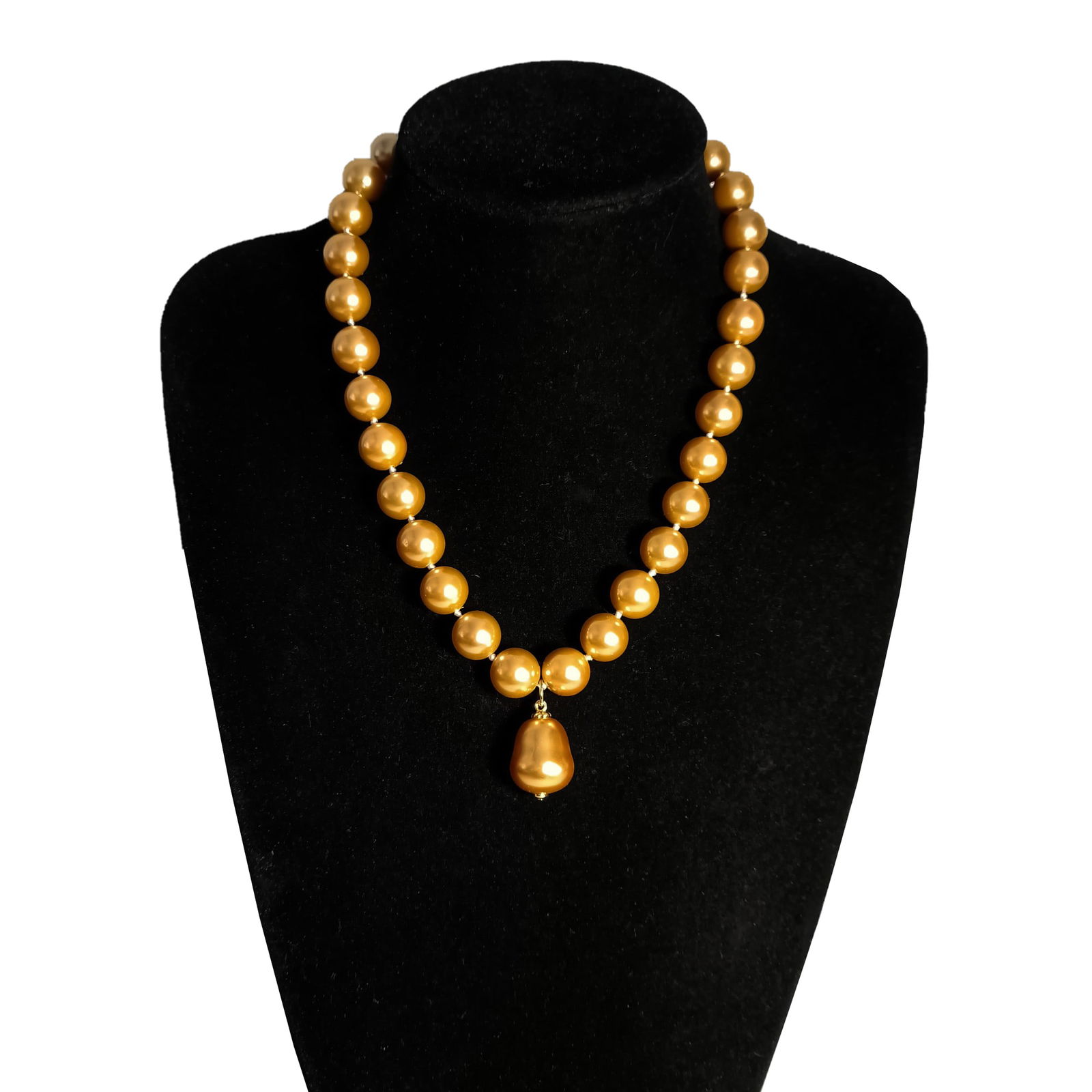 Pearl necklace (1 of 10)