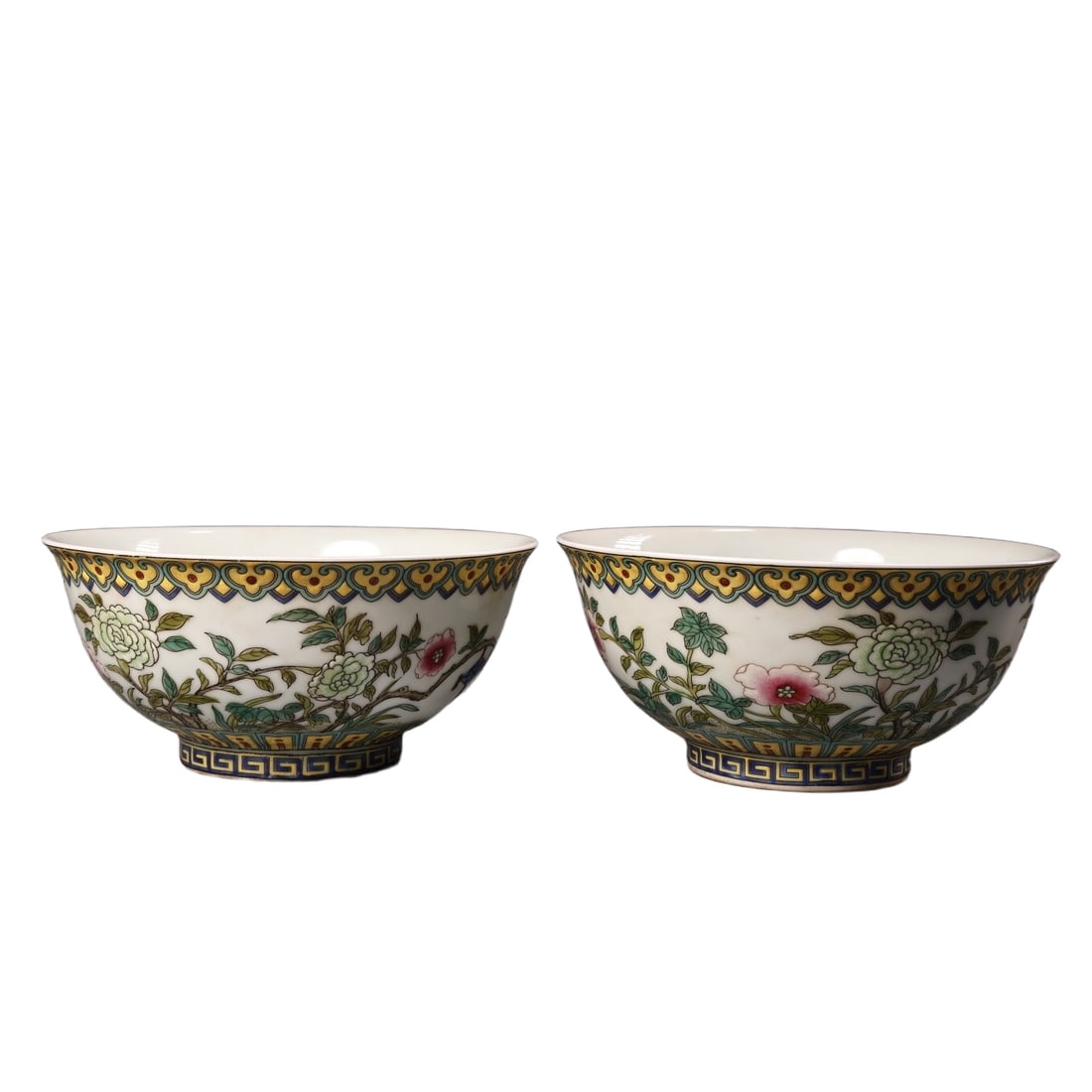 Qing Dynasty hand-painted famille rose porcelain bowl (1 of 15)