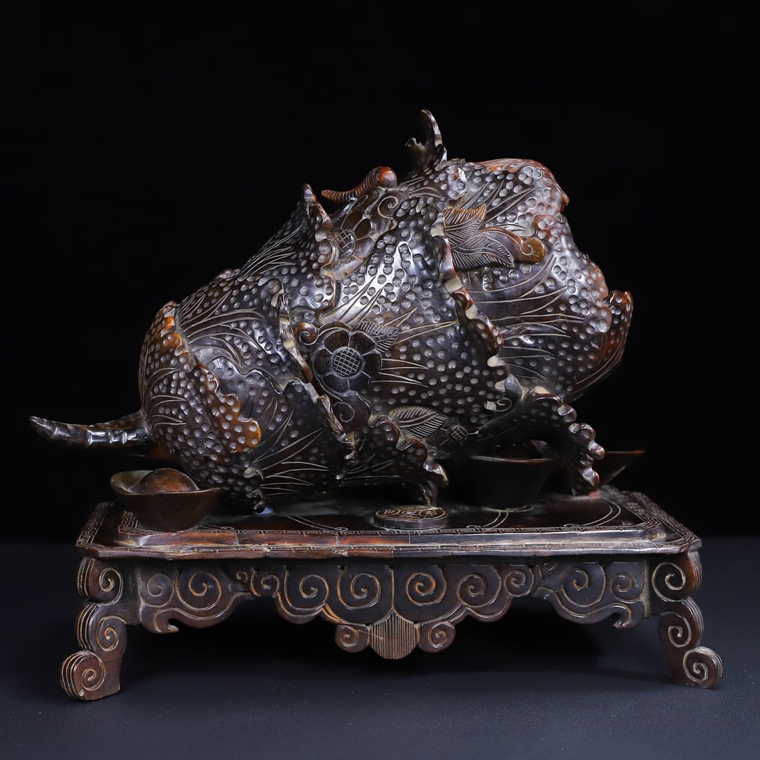 Cabbage ornament - 2