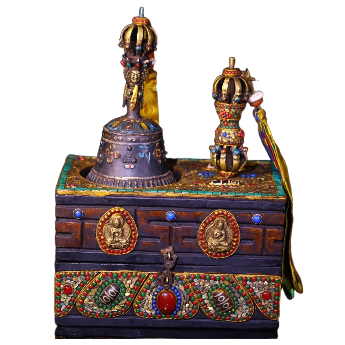 Copper ritual vessel: Copper ritual vessel, intricately engraved and painted throughout, inlaid with a celestial bead, showcasing exquisite craftsmanship. The base is finely carved with a bodhi root, with the vessel
