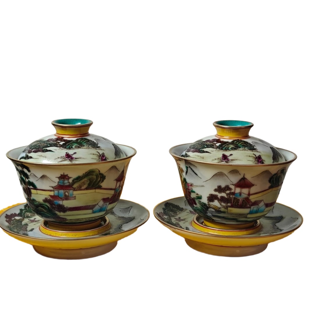 Qing Dynasty Yongzheng period enamel cover bowl (1 of 10)