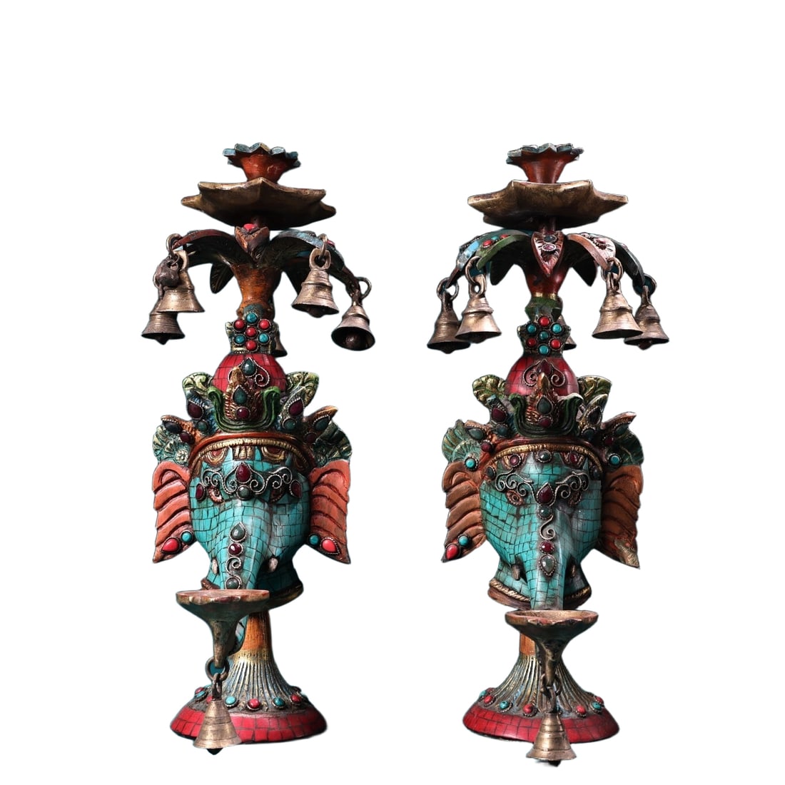 Copper-colored painted inlaid gemstone with gold-painted elephant-nosed God of Wealth oil lamp. A: Copper painted inlaid gemstone with gold-painted elephant trunk God of Wealth oil lamp, a pair of wax tables, exquisite craftsmanship, exquisite style and shape. One weighs 2800 grams, 29 cm high, 13