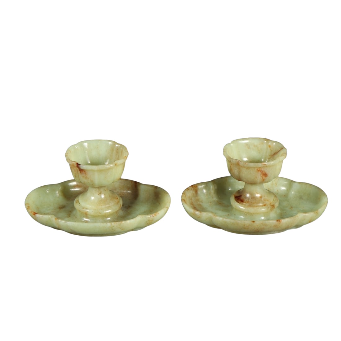 A set of Hetian jade cups and saucers.: A set of Hetian jade cups and saucers, with the following specifications: the saucer is 13.9cm long, 9.6cm wide, 2.2cm thick, square-shaped with sides of 6cm, and 5.2cm high, weighing 658g.