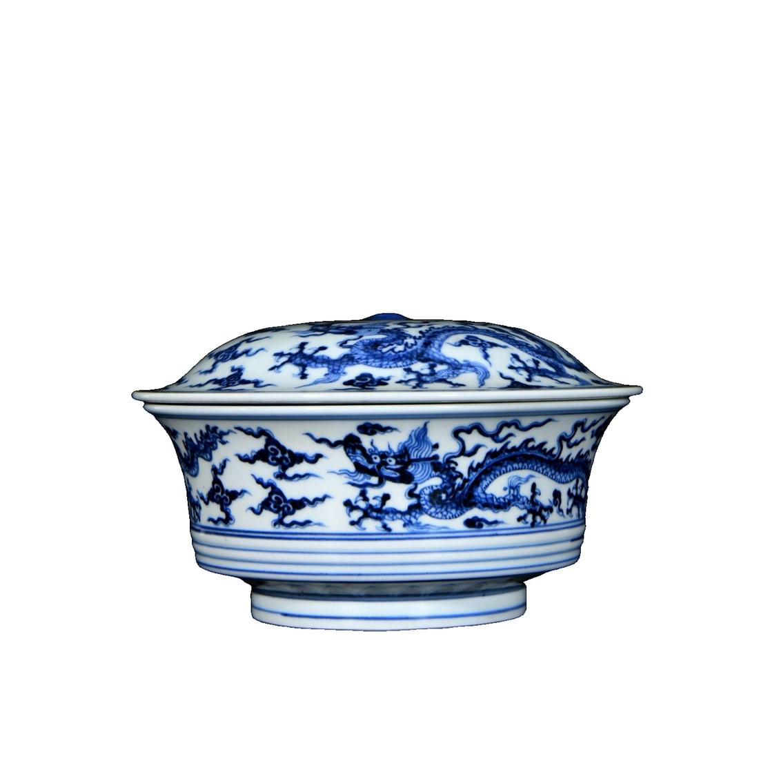 Ming Xuande blue and white dragon pattern covered bowl (1 of 10)