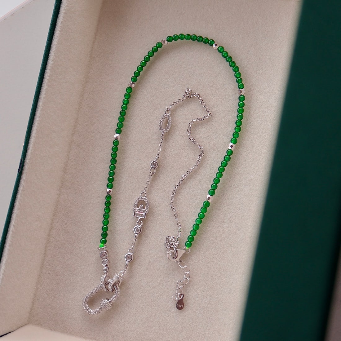 Natural jadeite millet bead versatile necklace: Jade millet bead versatile necklace can be paired with various pendants or worn alone.
