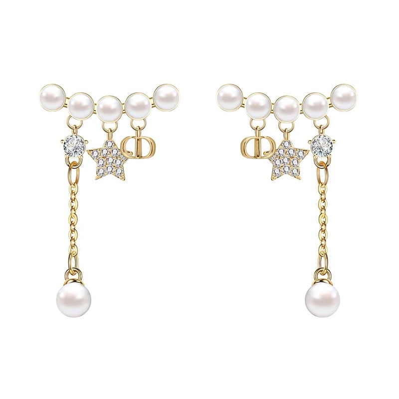 18K Gold Star Ear Crawler with Diamonds and Natural Pearls: 18k gold diamond natural pearl star ear cuffSuper stylish and chic earrings with a strong sense of layering