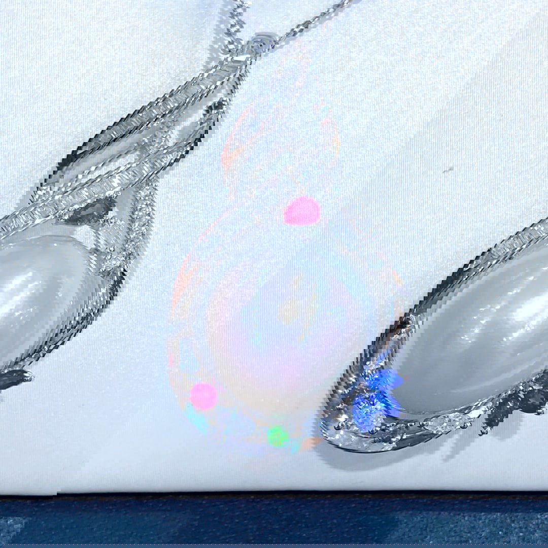 13-14mm natural pearl necklace: 13-14mm natural pearl necklace, pure silver design, comes with a silver chain