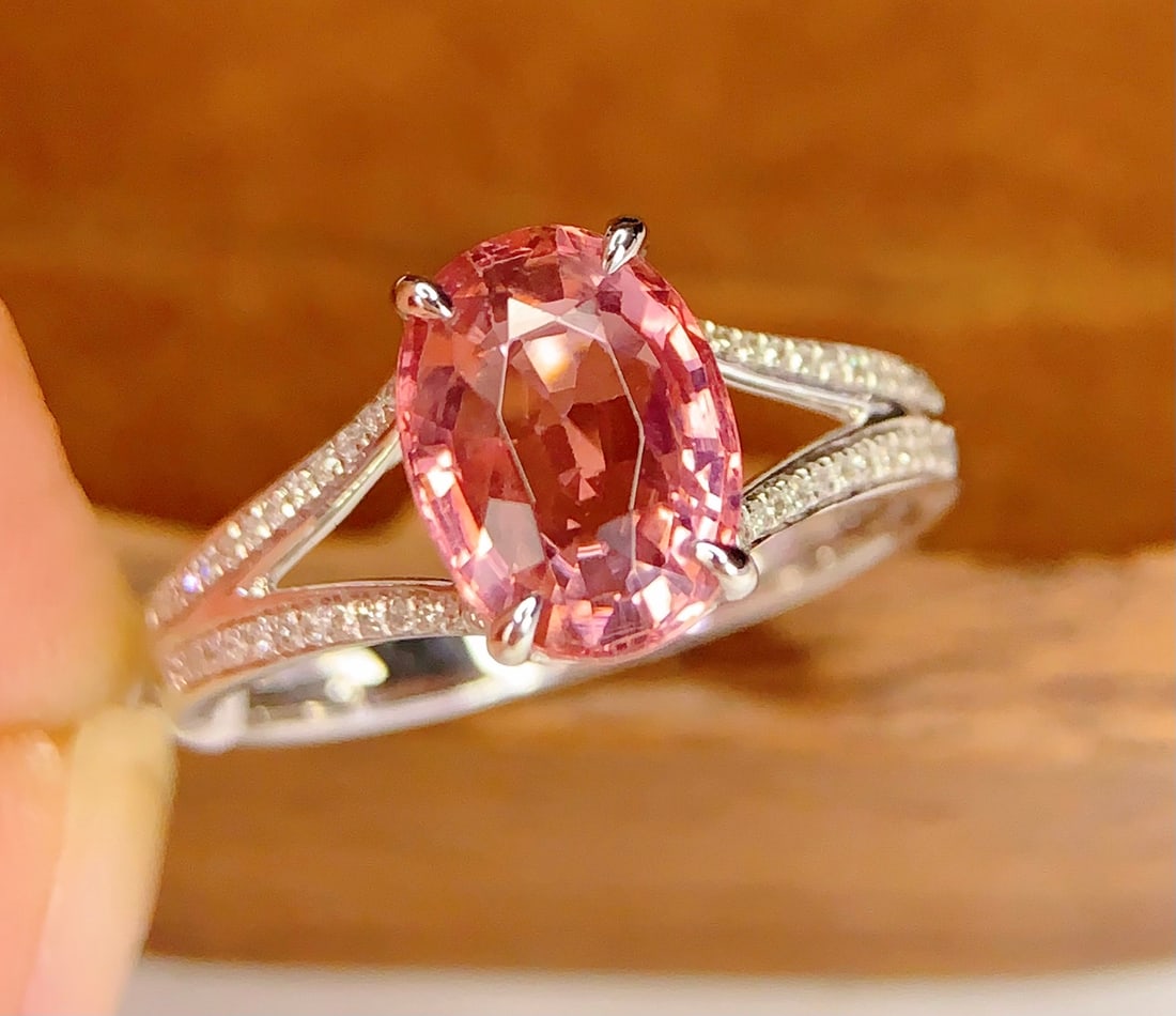 18k Natural Tourmaline Ring: 18k Natural Tourmaline RingTotal Weight: 3.30 gramsMain Stone: 2.9 caratsDiamonds: 62