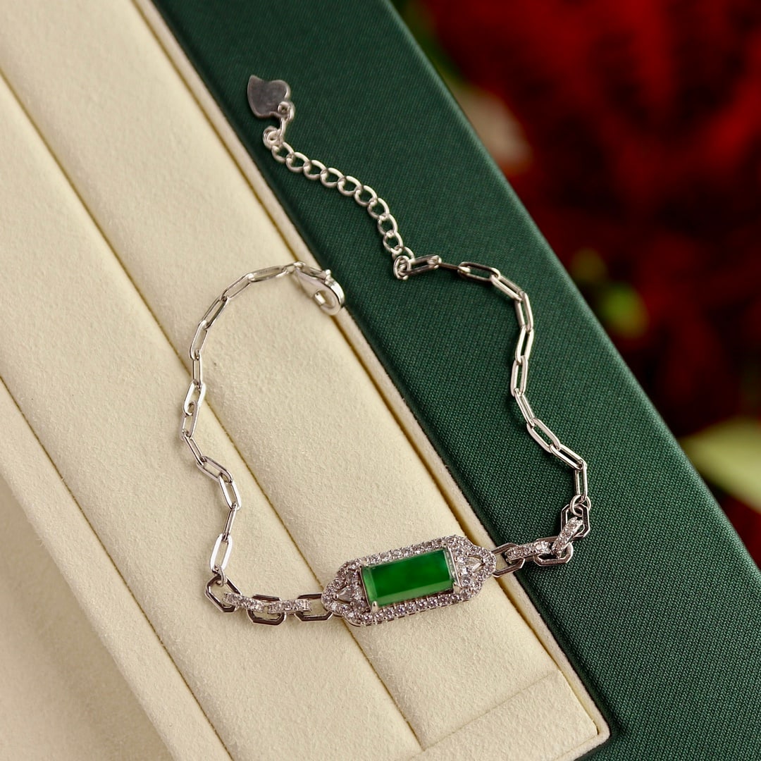 Natural jadeite bracelet, approximately 11mm.: jadeite bracelet, approximately 11mm, S925 sterling silver plated with 18k white gold, simple and elegant, full of texture.
