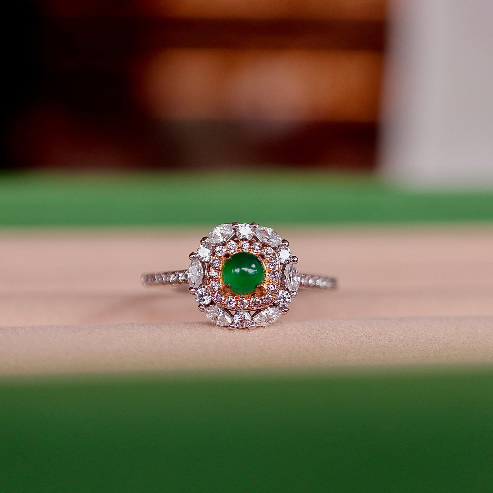 Silver-inlaid natural Jadeite ring: This ring features natural Jadeite gemstone, renowned for its high transparency and vibrant green color. Set in S925 sterling silver, the exquisite craftsmanship highlights the natural beauty of the