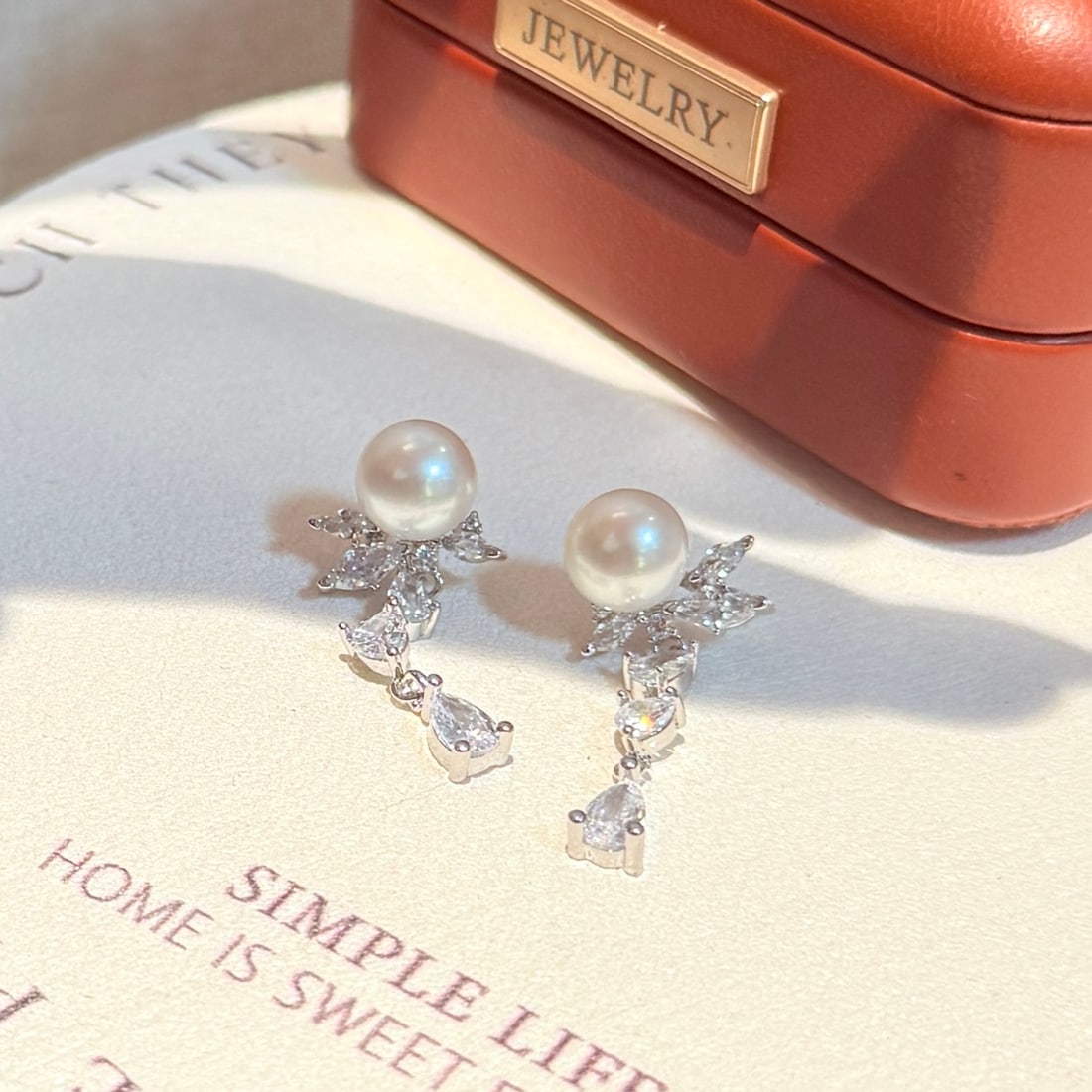 8-9mm natural freshwater pearl earrings: 8-9mm natural high-quality freshwater pearls