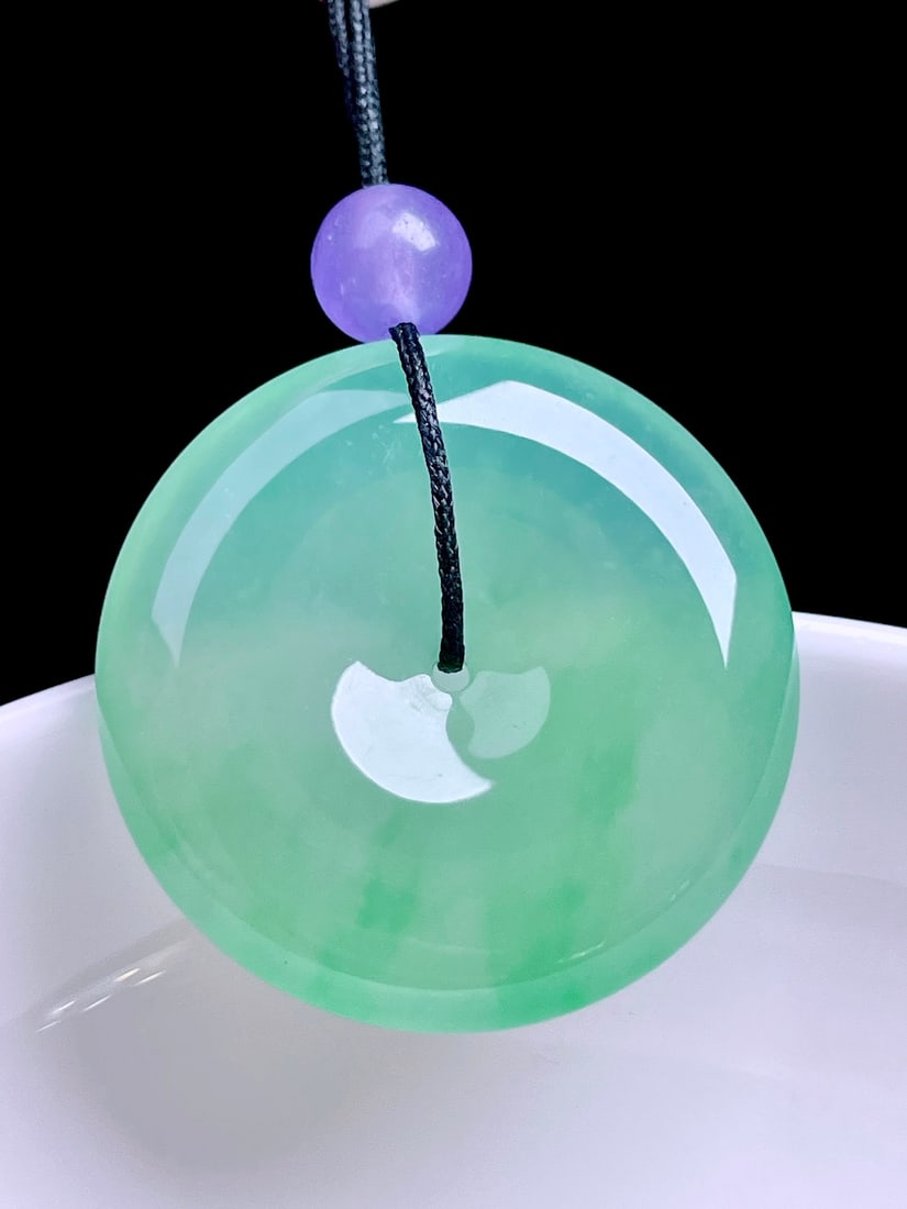 Natural jadeite Pendant (1 of 5)