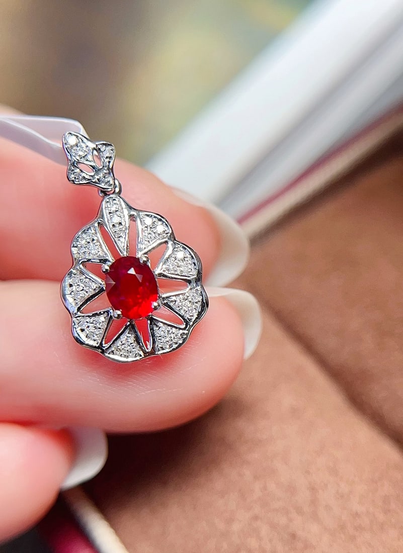 18K gold ruby pendant - 4