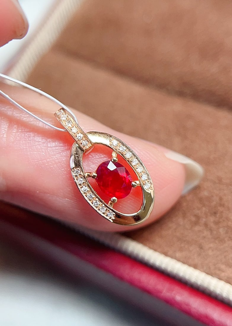 18k Gold Ruby Pendant - 4